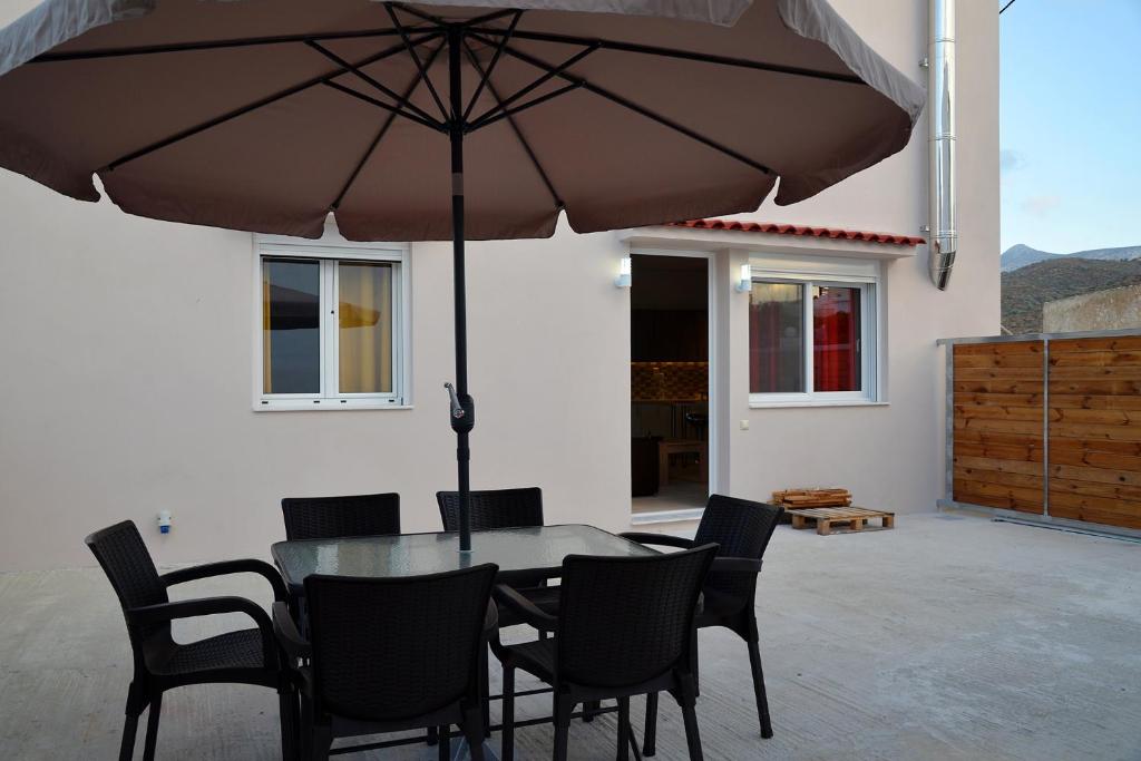 Patio nebo venkovní prostory v ubytování Lazaros Home