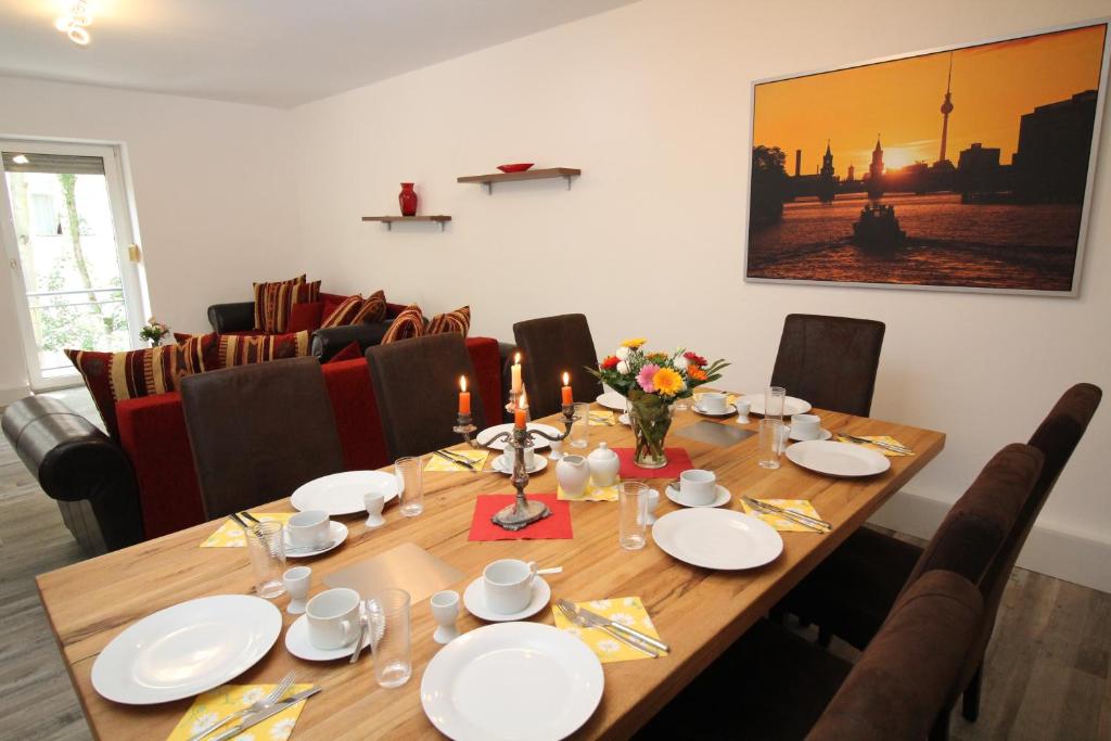 Apartments Tempelhof - Three-Bedroom Apartment