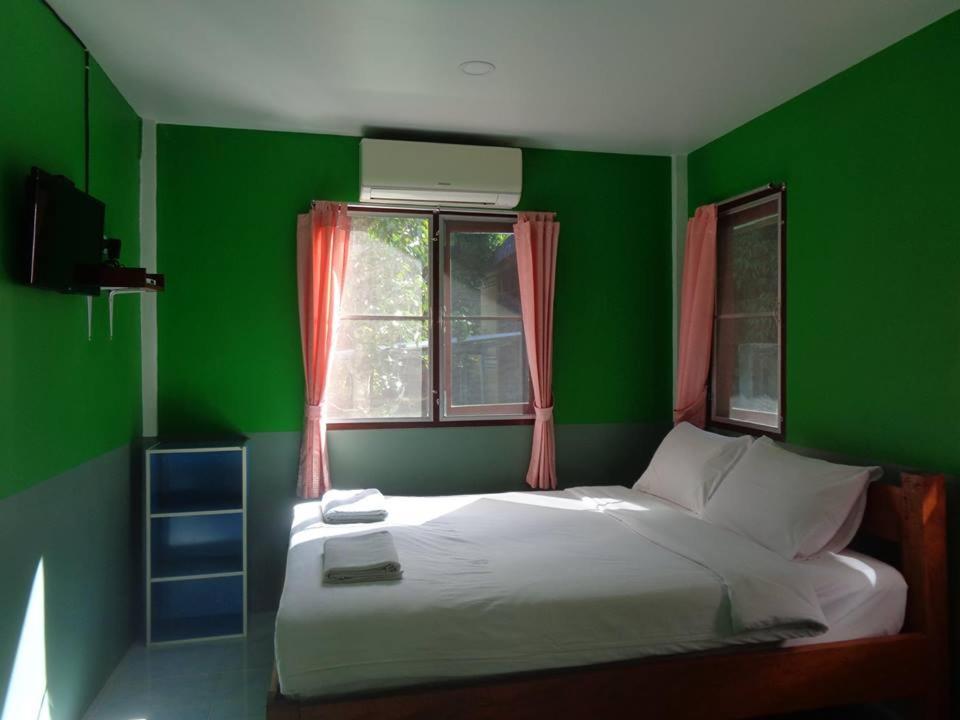 Sarm Mork Guest House - 11