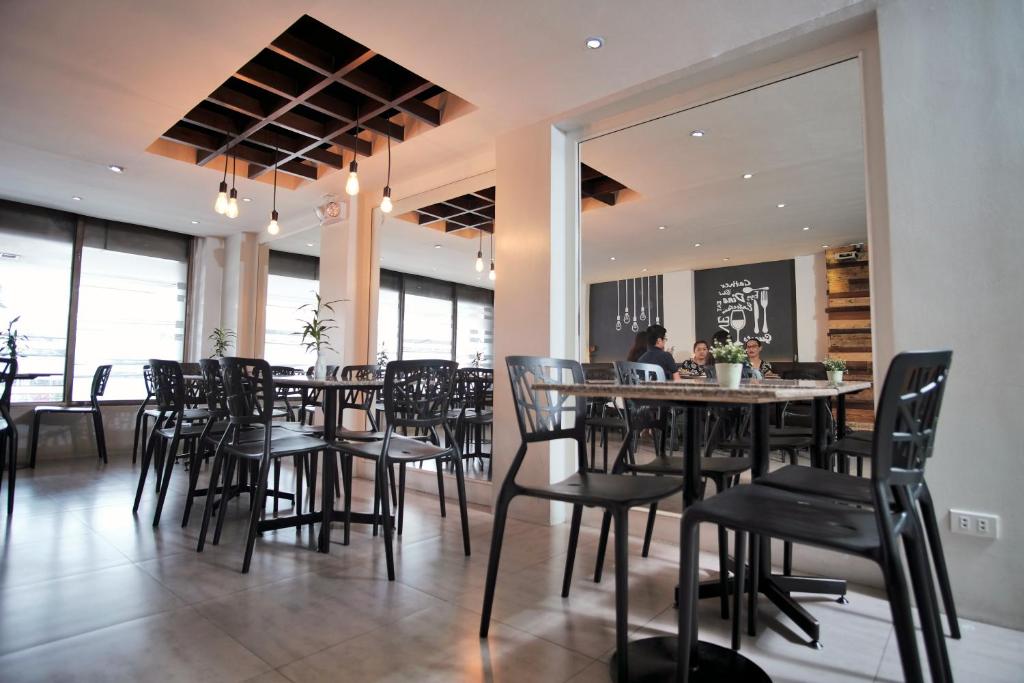 Restaurace v ubytování Fersal Hotel - P. Tuazon Cubao