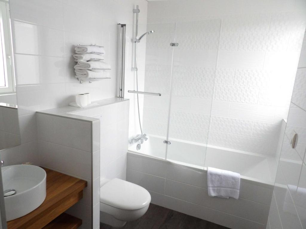 Best Western Hotel De Paris - Comfort Queen Room