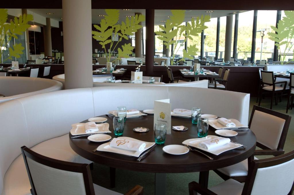 Restaurace v ubytování Hôtel Le Palladior Voiron
