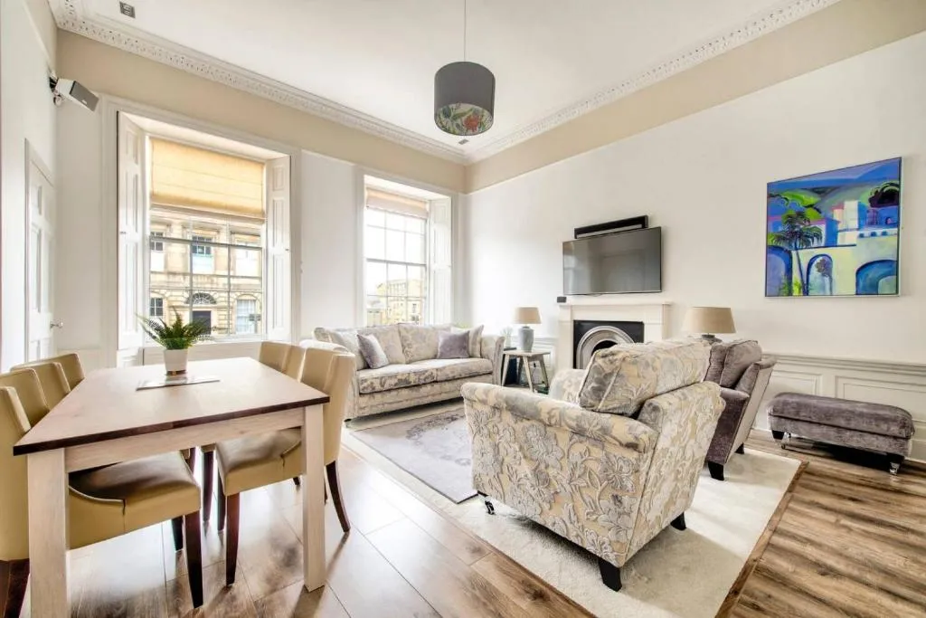 ALTIDO Charming 2bed flat in a vibrant New Town location, Edinburgh, United Kingdom