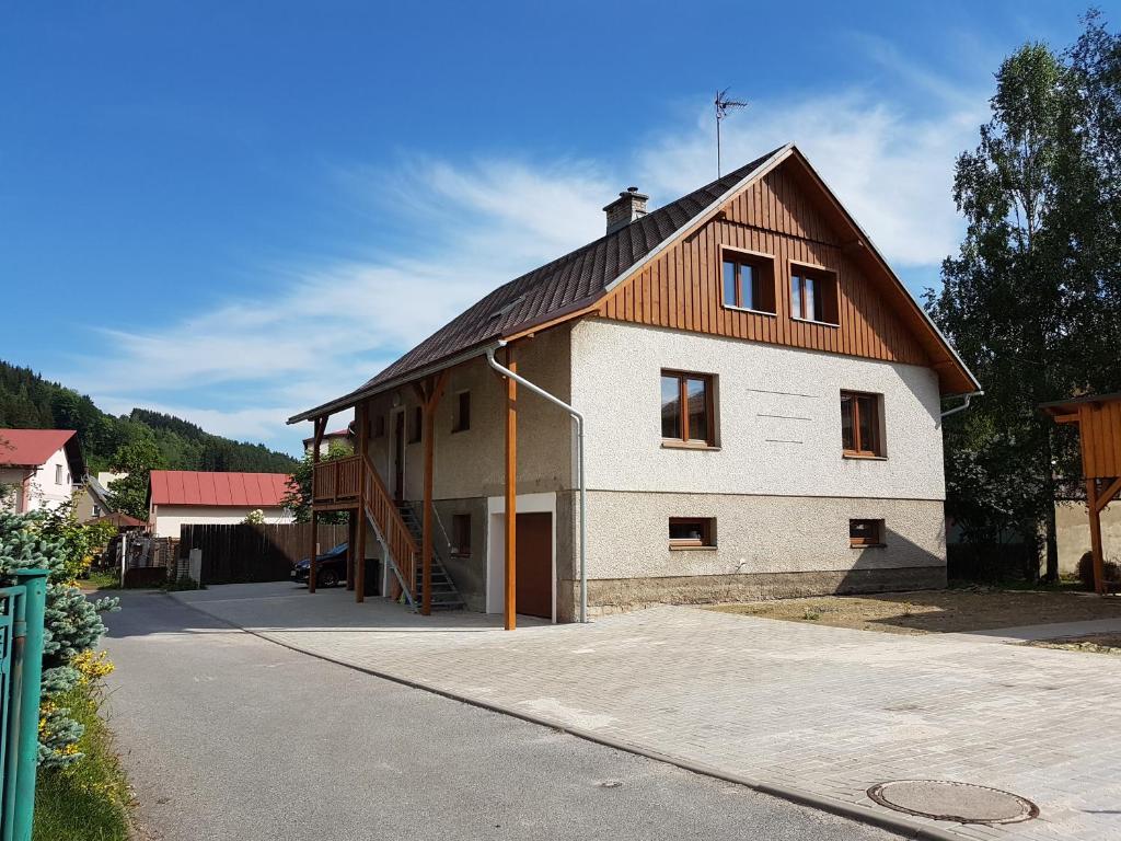 Budova, kde se apartmán nachází