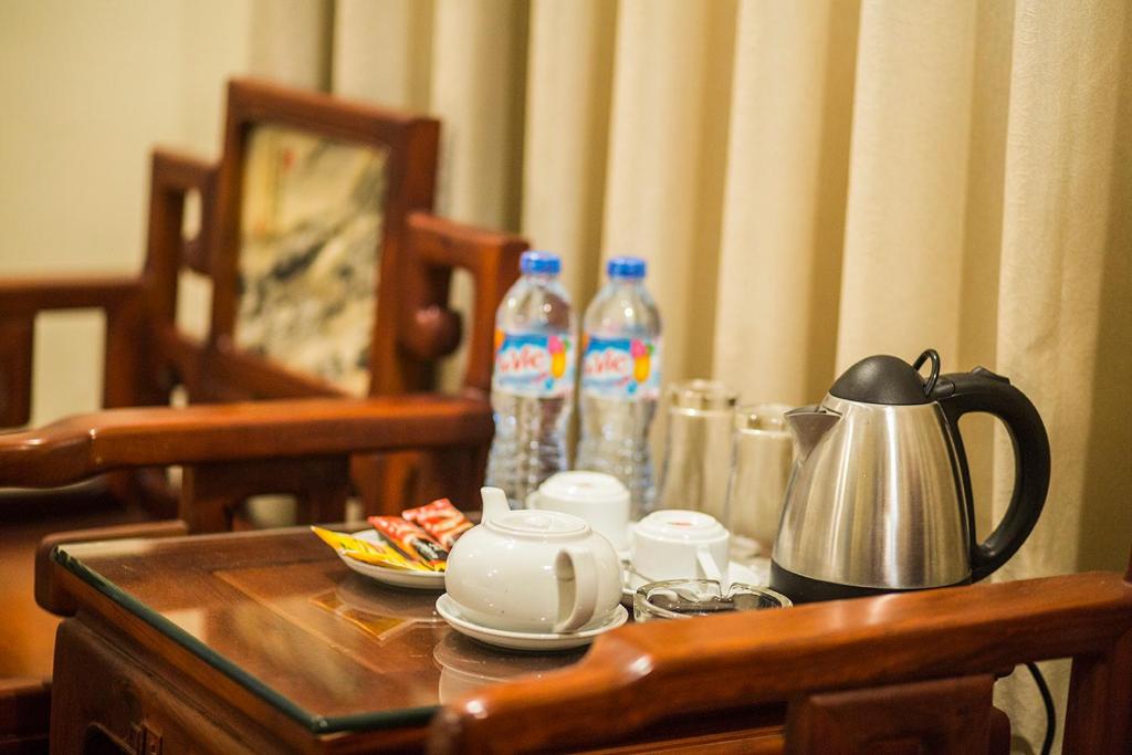 Příslušenství pro přípravu čaje a kávy v ubytování My Lan Hanoi Hotel