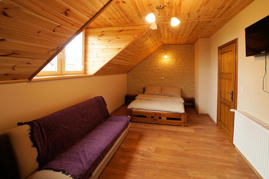 Noclegi Azyl - Quadruple Room With Bathroom
