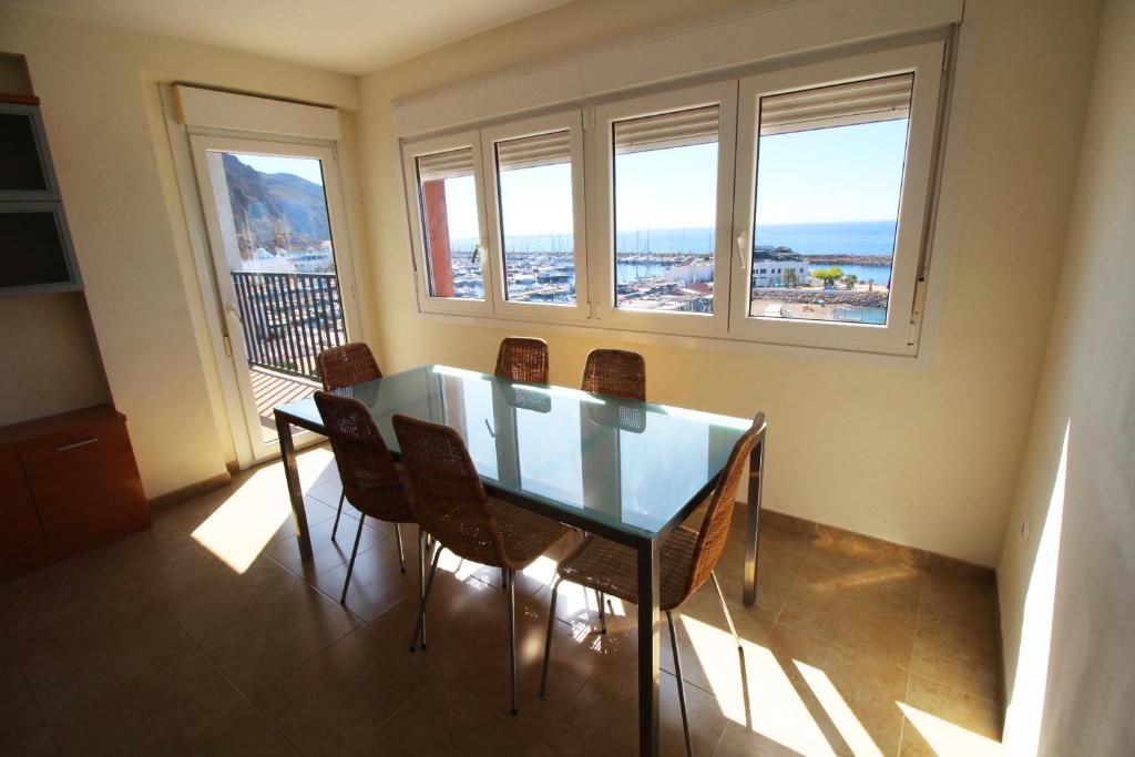 Zdjęcie z galerii obiektu Expoholidays - Apartamentos en primera linea w mieście Aguadulce