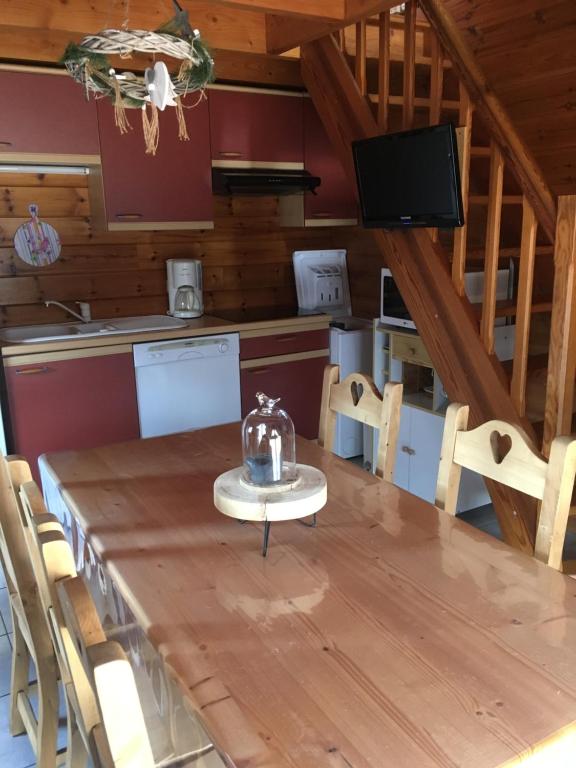 Kuchyň nebo kuchyňský kout v ubytování chalets de la Soyotte