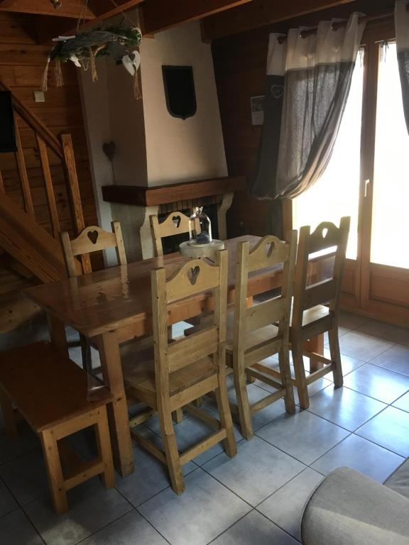 Posezení v ubytování chalets de la Soyotte