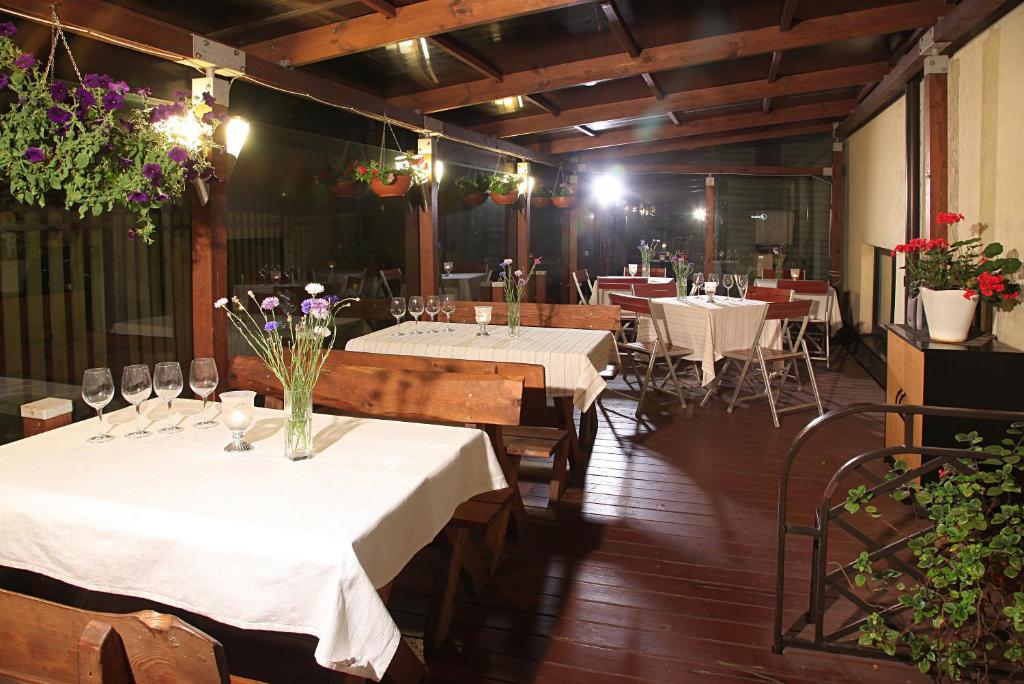Restaurace v ubytování Hotel Promenada