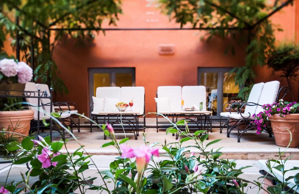 Jardín al aire libre en Hotel Ponte Sisto