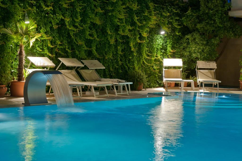 Bazén v ubytování Hotel Derby Exclusive nebo v jeho okolí
