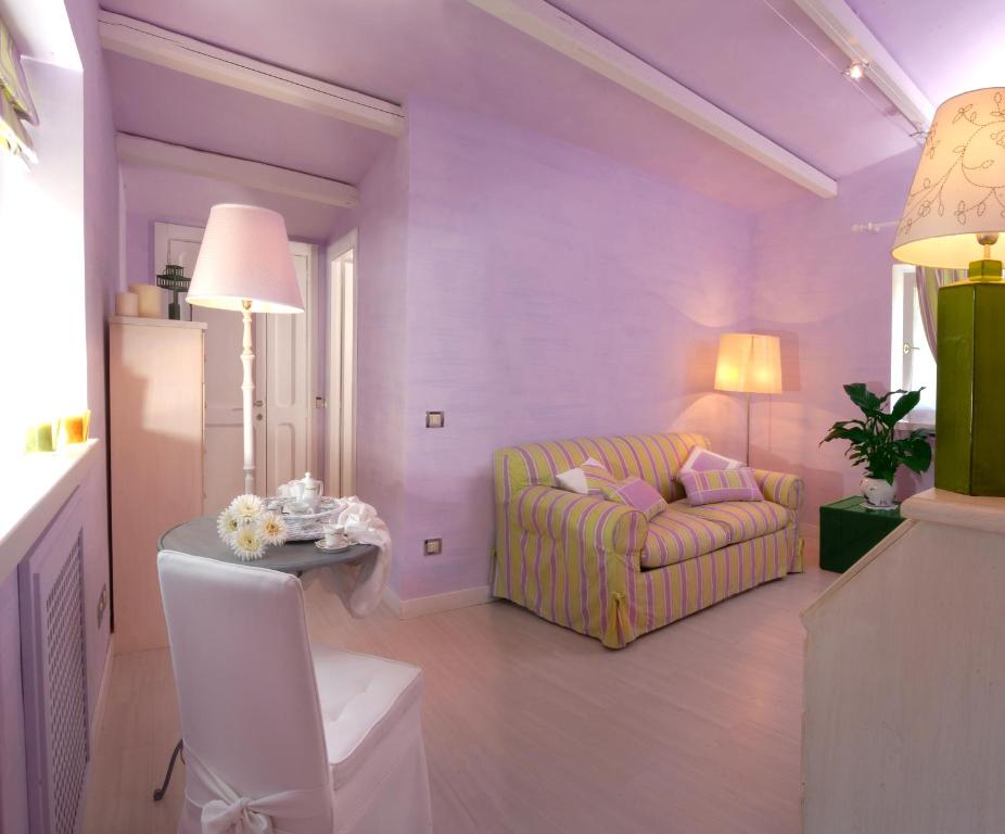 A seating area at Hotel La Locanda Dei Ciocca