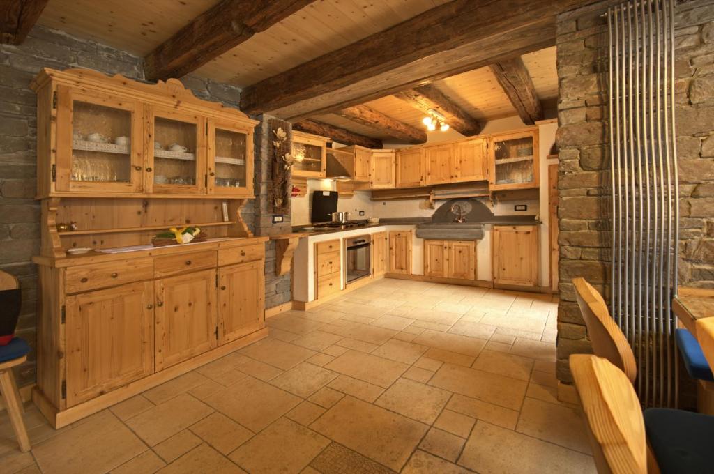 Kuchyň nebo kuchyňský kout v ubytování Haus Khlemele