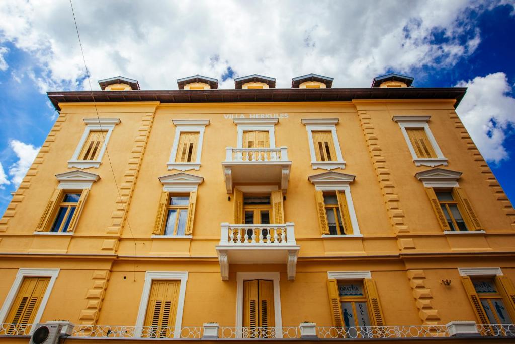 Budova, v ktorej sa apartmán nachádza