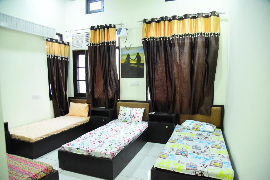 Postel nebo postele na pokoji v ubytování Nutz Backpackers