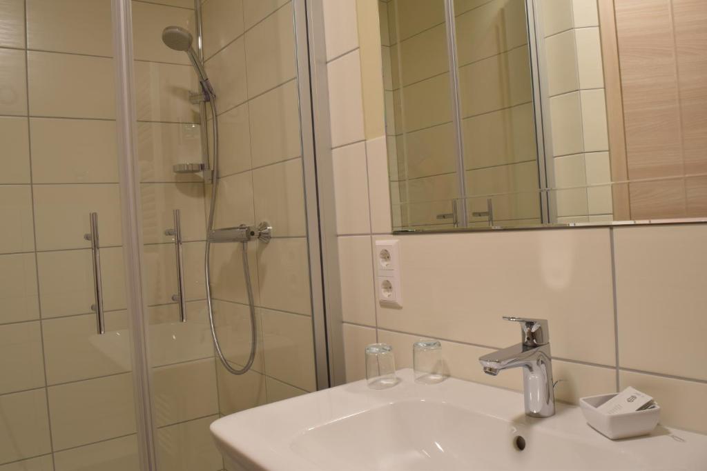 Gasthof Dörsbachhöhe - Double Room With French Balcony