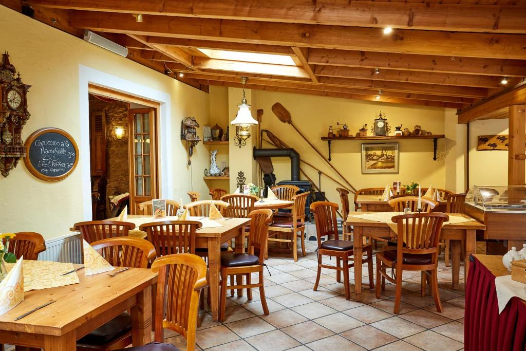 Restaurace v ubytování Hotel Am Eifelsteig
