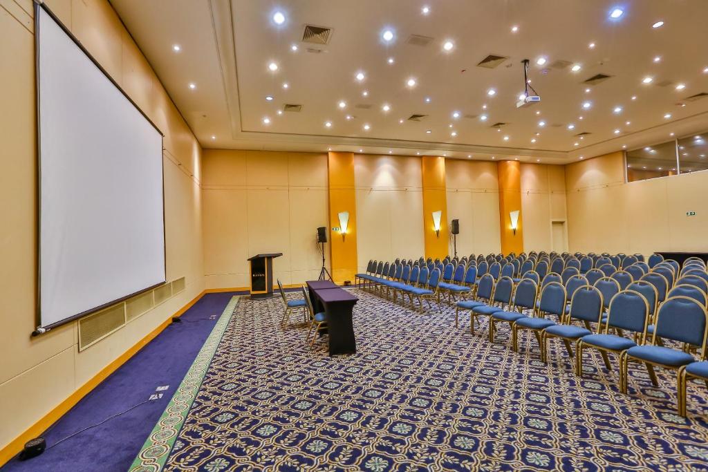  Grand Hotel Rayon