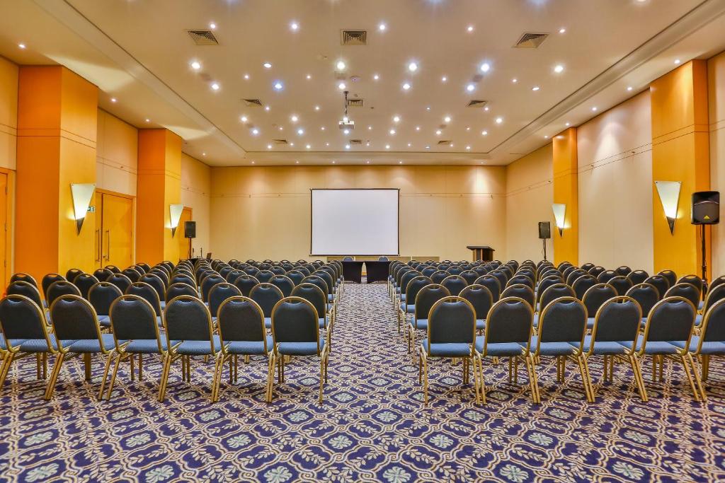  Grand Hotel Rayon