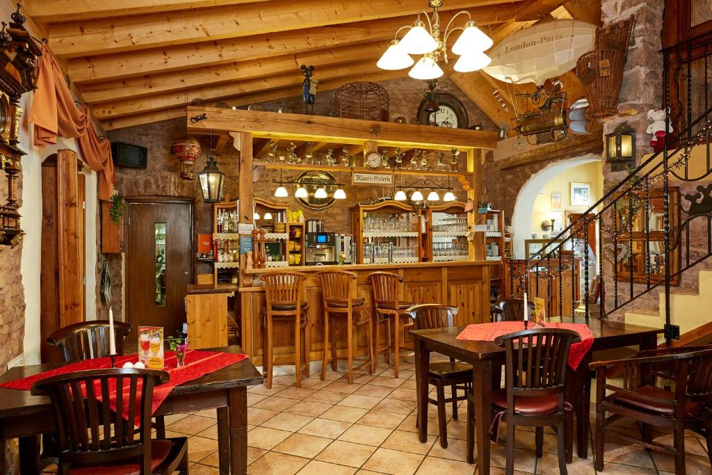 Lounge nebo bar v ubytování Hotel Am Eifelsteig