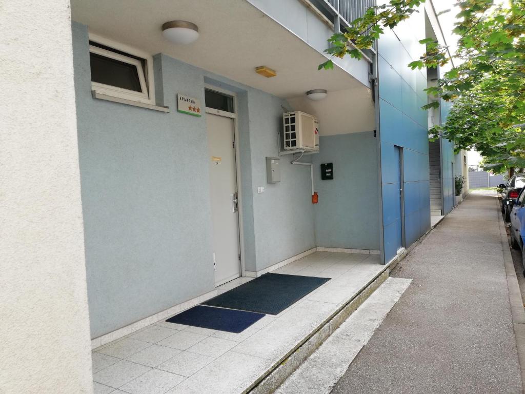 Budova, kde se apartmán nachází