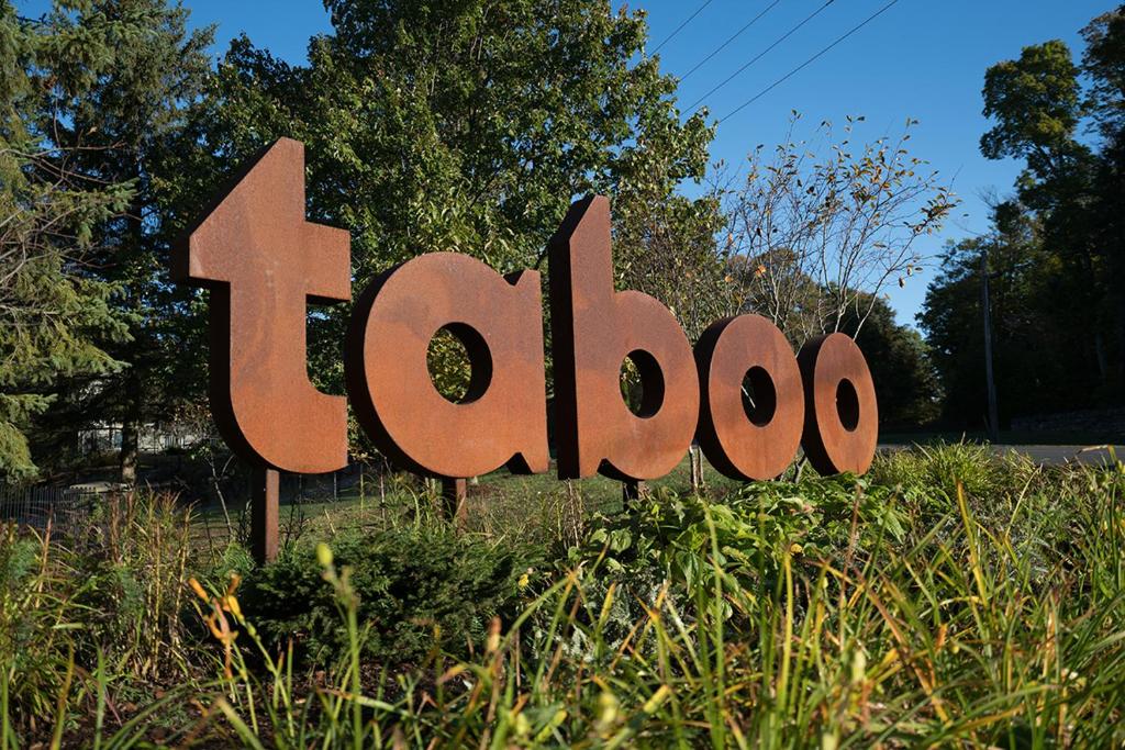 Certifikát, hodnocení, plakát nebo jiný dokument vystavený v ubytování Taboo Muskoka