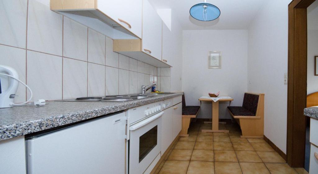 Kuchyň nebo kuchyňský kout v ubytování Haus Egger