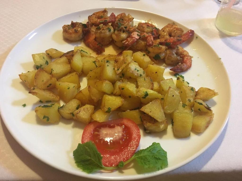 Jídlo v hotelu nebo okolí