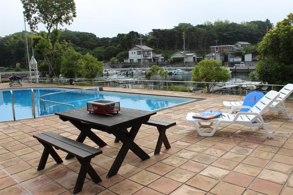 Bazén v ubytování Tabist Villa Daio Resort Ise-Shima nebo v jeho okolí