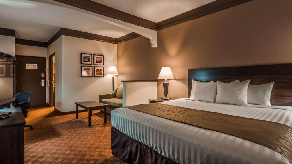 Postel nebo postele na pokoji v ubytování Best Western Tolleson