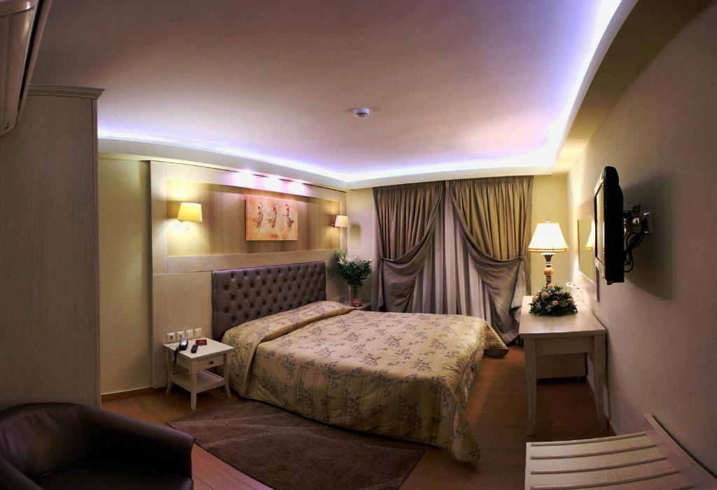 Theofilos Paradise Boutique Hotel - 4