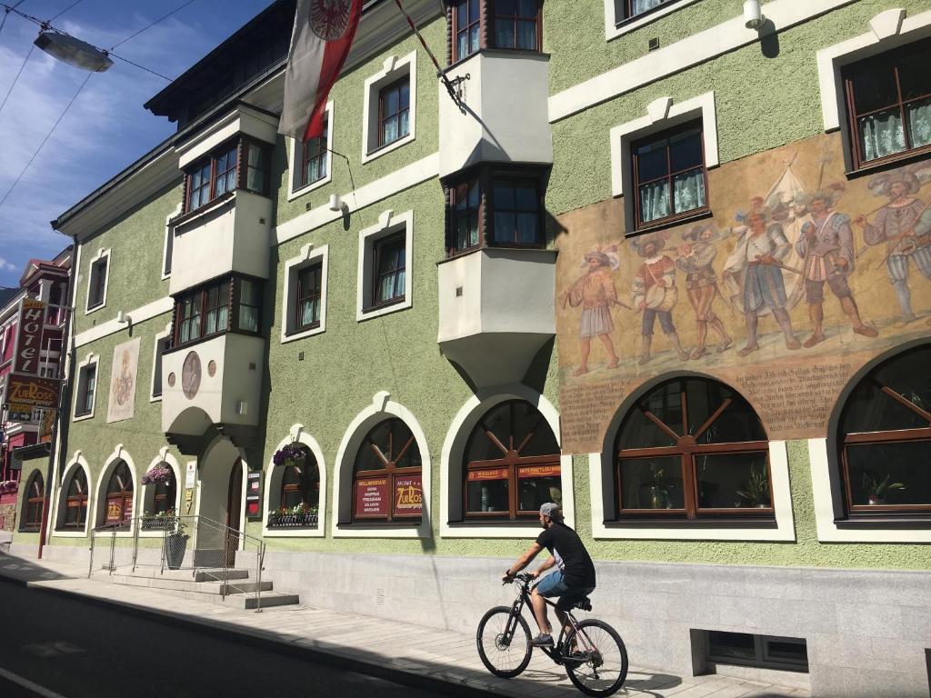 Jízda na kole v ubytování Aktiv Hotel Zur Rose am Brenner nebo okolí