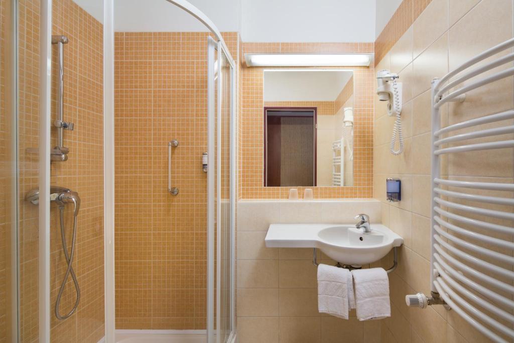Benczur Hotel - Resim 17