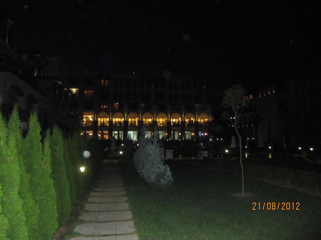 Zahrada ubytování Nedev's Apartments in Kavatsi Area