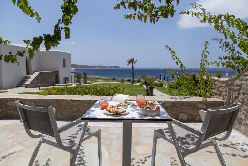 Poseidon of Paros Hotel & Spa