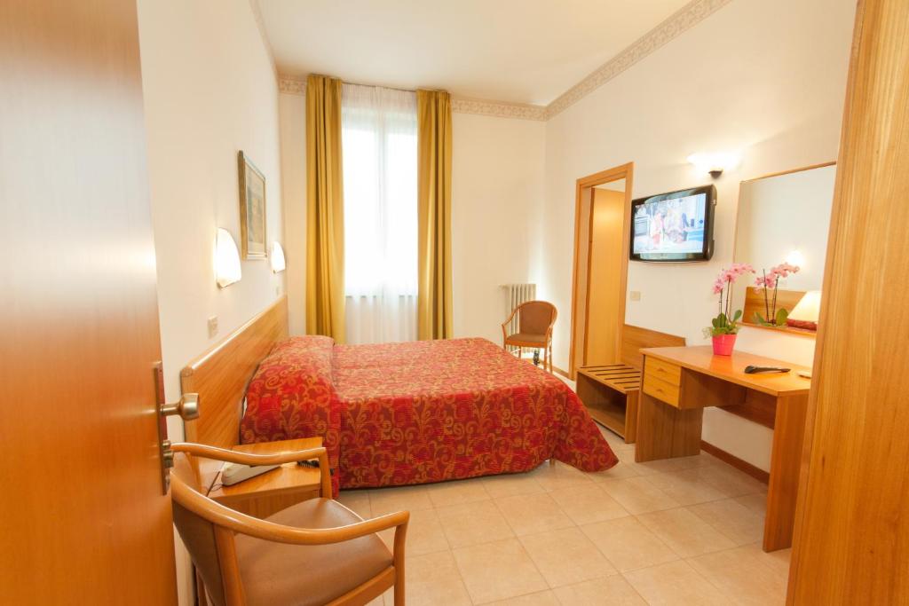 Albergo Vittoria - Large Single Room