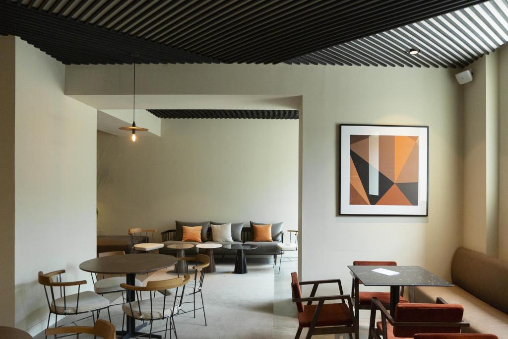 ICON Embassy - Resim 19