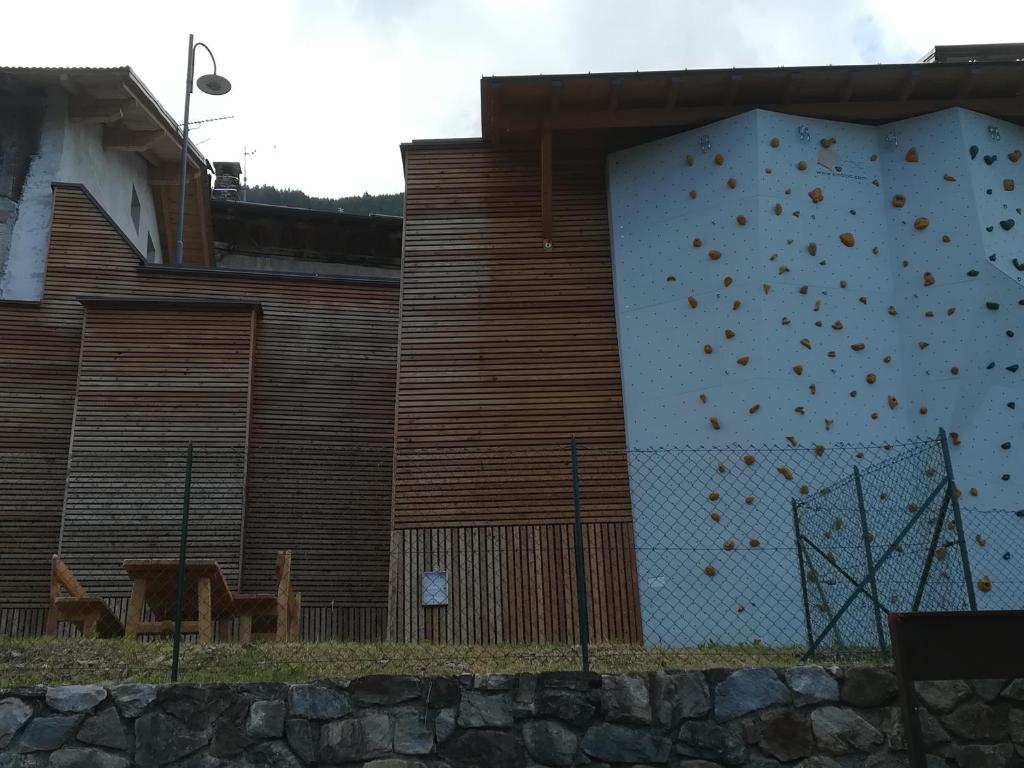 The building in which a panziókat is located