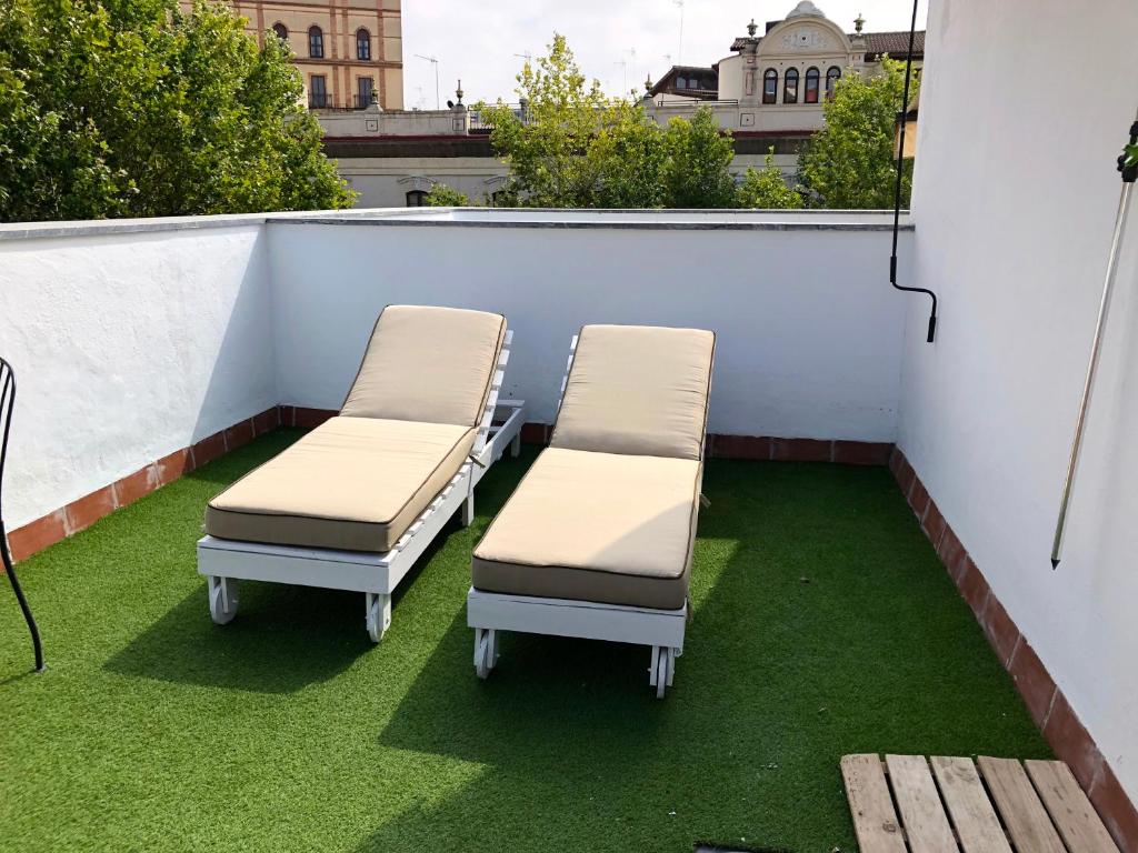 SevillaHome - Marqués de Paradas - Duplex Apartment With Terrace ( 4 Adults)