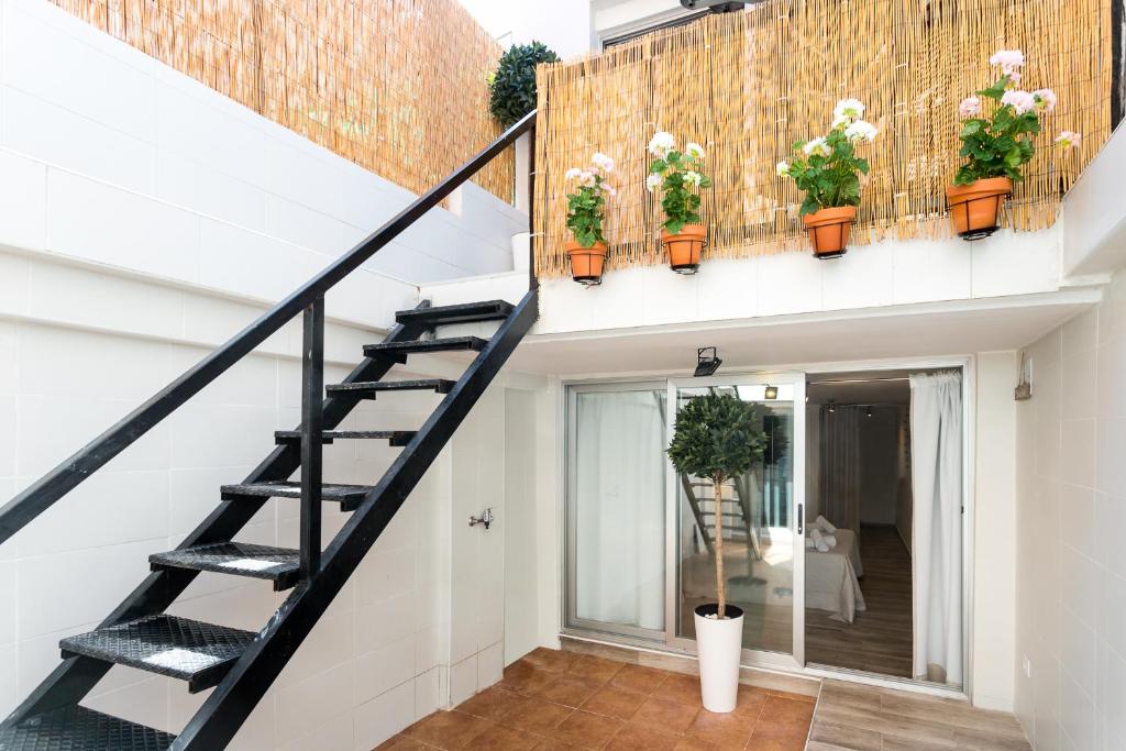 Vacation Home ApartUP Cabanyal Market, Valencia, Spain ...
