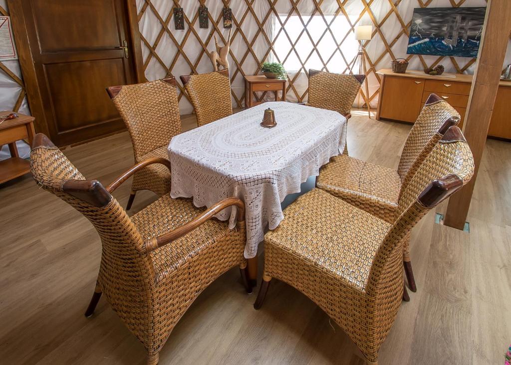 Posezení v ubytování Glamping Podgrodzie