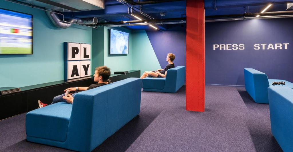 TV a/nebo společenská místnost v ubytování The Social Hub Rotterdam