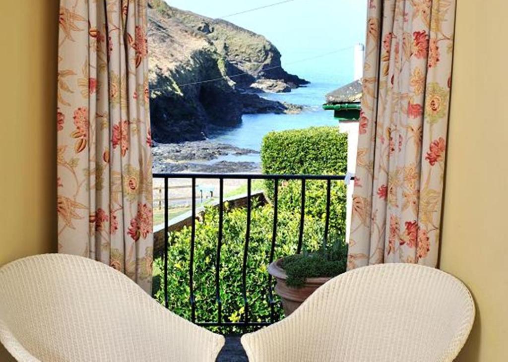 Port Gaverne Hotel
