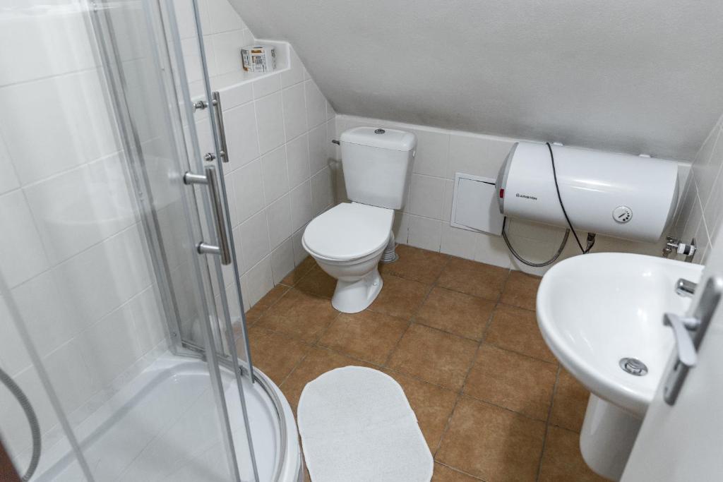 Koupelna v ubytování Apartmány Zadní mlýn
