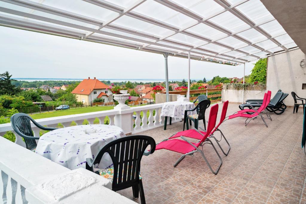 ボニャルツバシュにあるNosztalgia Balaton Apartmanházのギャラリーの写真