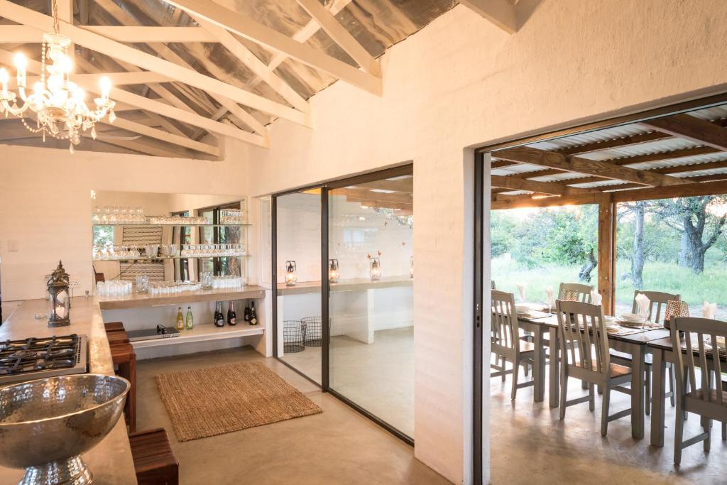 Kuchyň nebo kuchyňský kout v ubytování Makuwa Safari Lodge