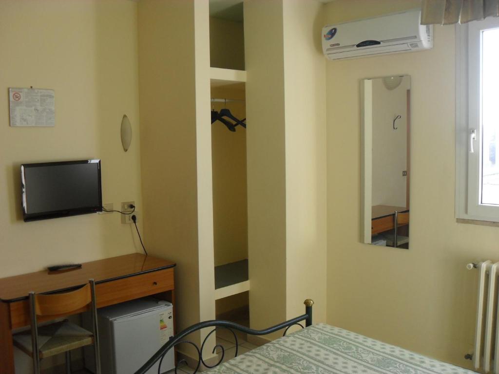 TV a/nebo společenská místnost v ubytování Hotel Esperia