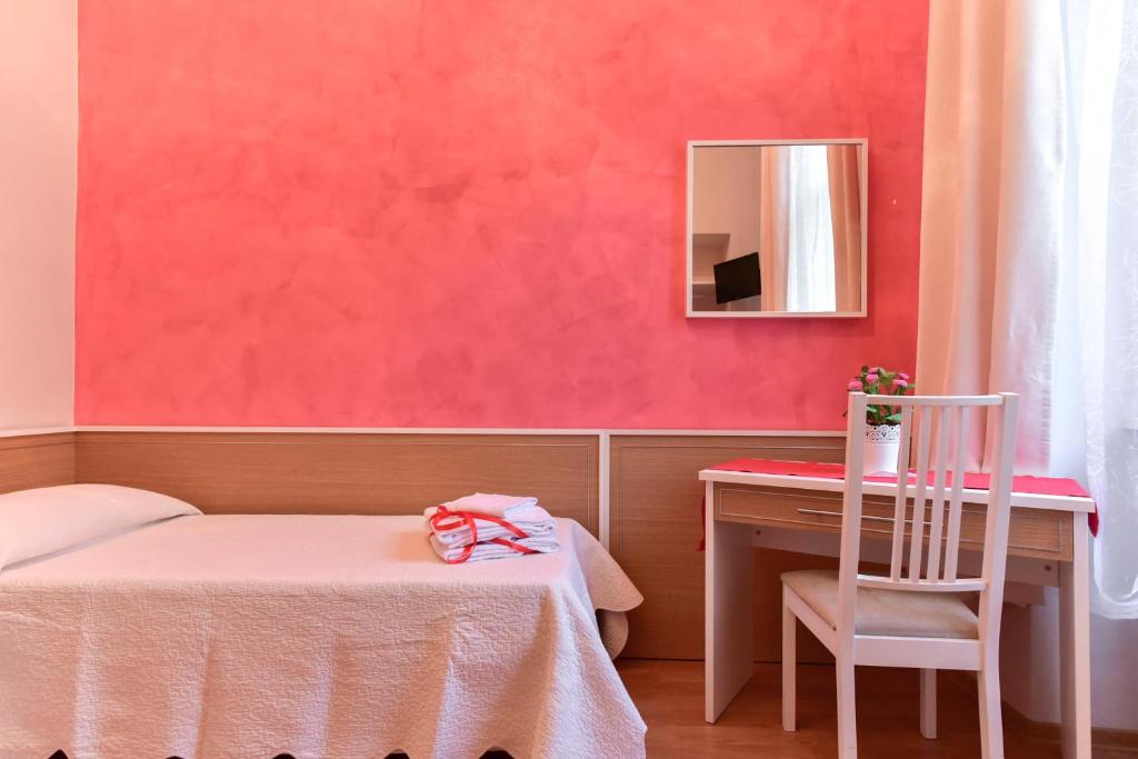 Trani B&T Rooms - Standaard Eenpersoonskamer Met Gedeelde Badkamer
