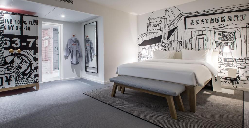 Postel nebo postele na pokoji v ubytování Radisson RED Brussels